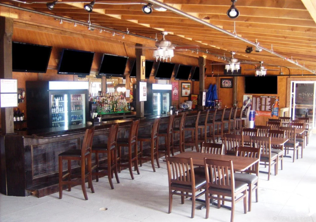 77 Inn & Grill