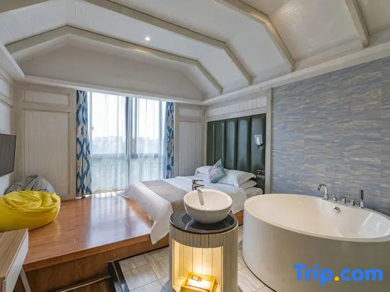 Yueyanglou • Huaman Hotel (Food Street Nanhu Peninsula Branch)