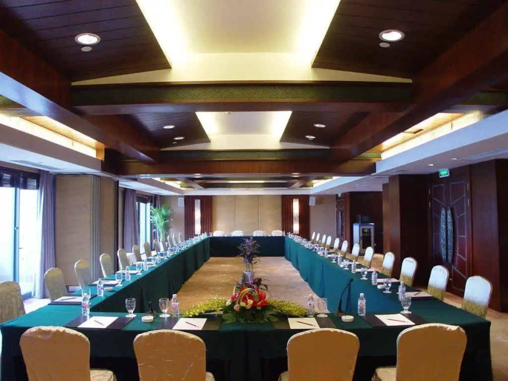 Hangzhou Linan Wonderland Hotel