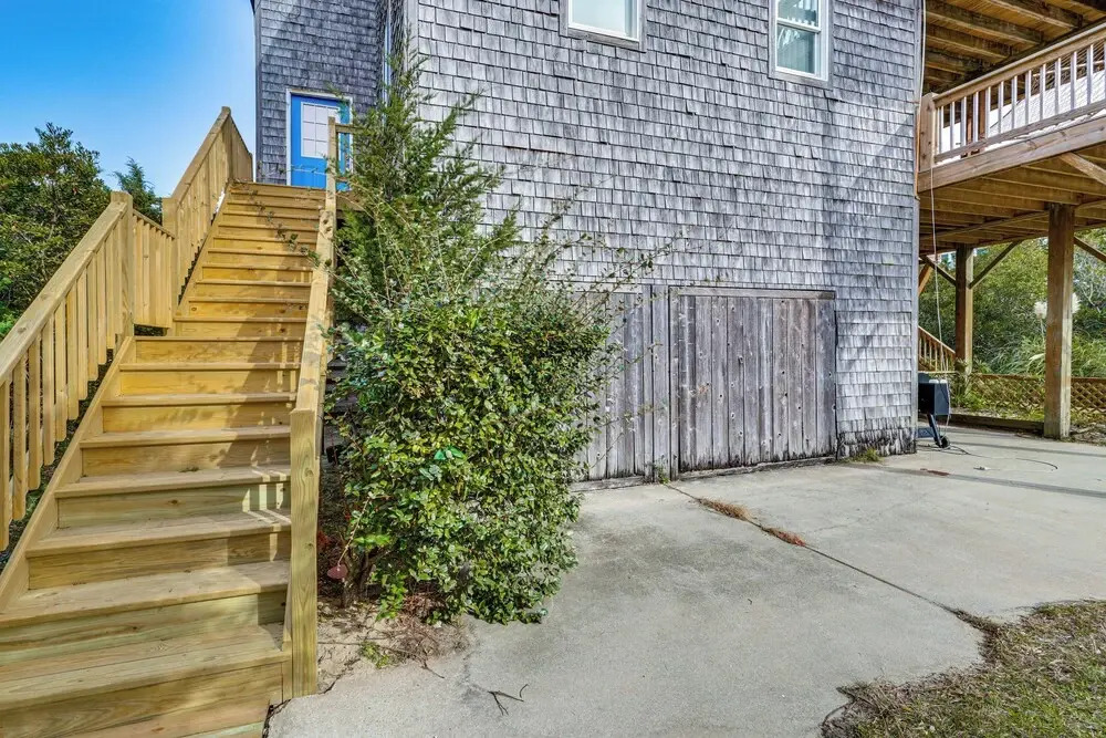 Rooftop Deck & Hot Tub: Outer Banks Family Getaway