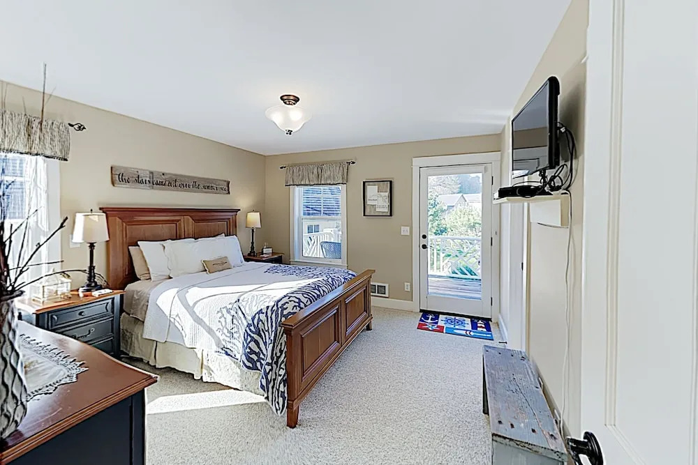 New Listing! Olivia Beach W/ Hot Tub 4 Bedroom Home