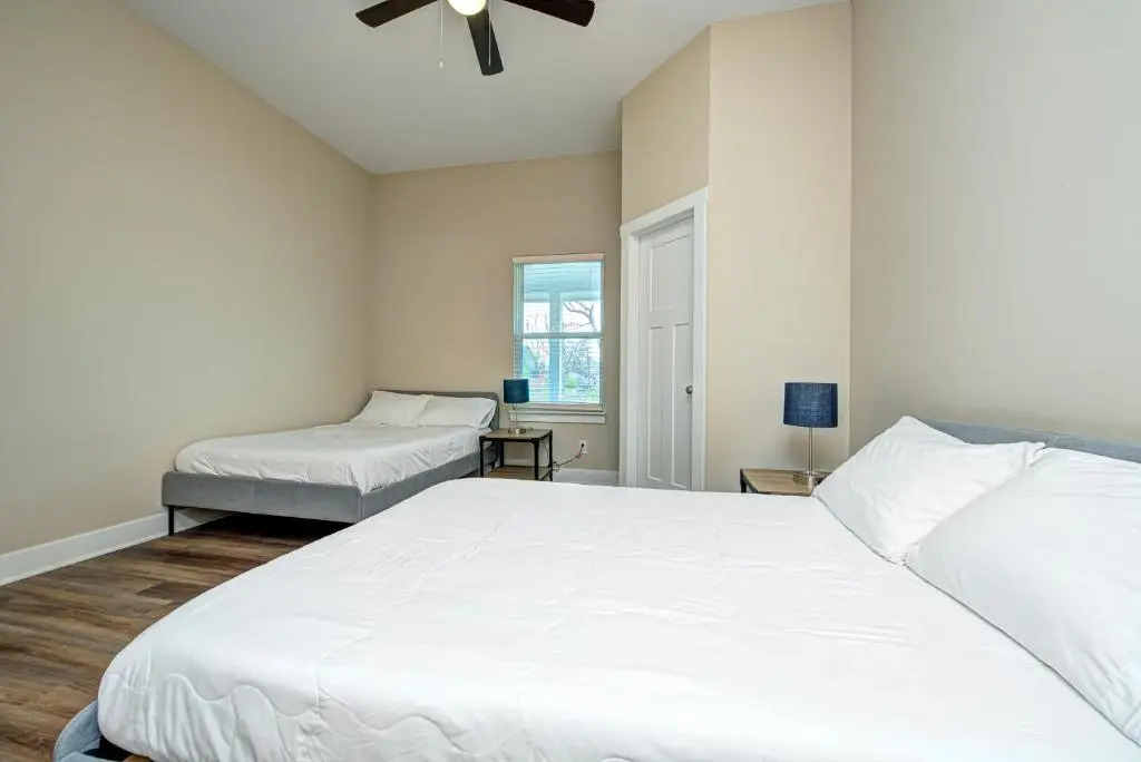 Cozy Stringtown GEM 1 Mile To Downtown!