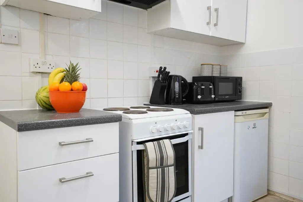 BIRMINGHAM COPLOW, 3 bedrooms house, with 6 beds, 2x doubles beds, 3x singles beds and 1 sofa-bed,sleeps people