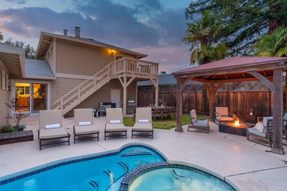 Glen by AvantStay Sleek Charming Home in Wine Country w Pool Hot Tub