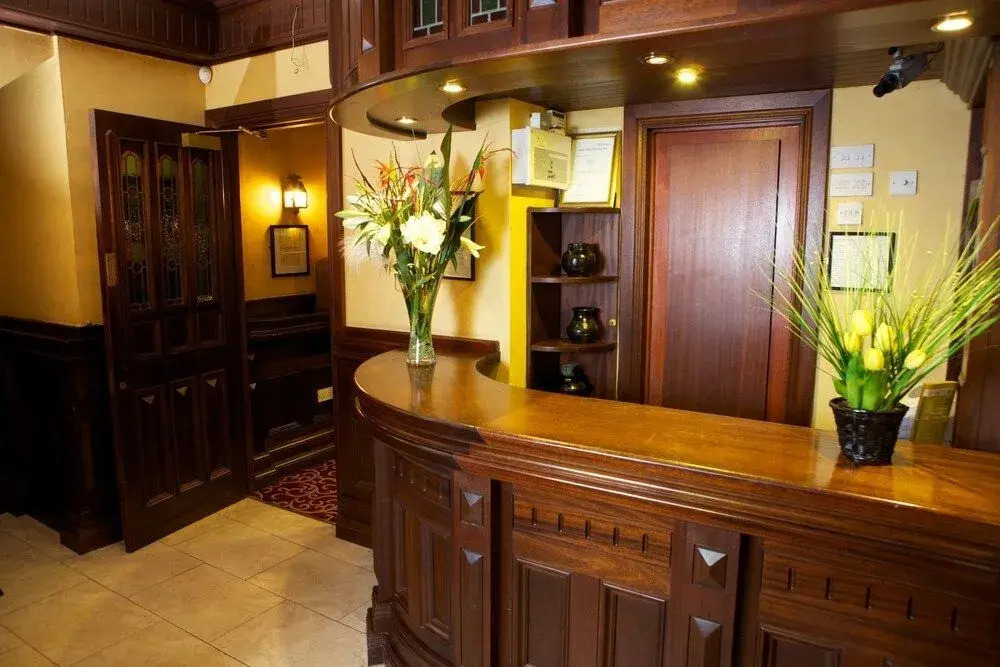 Leens Hotel