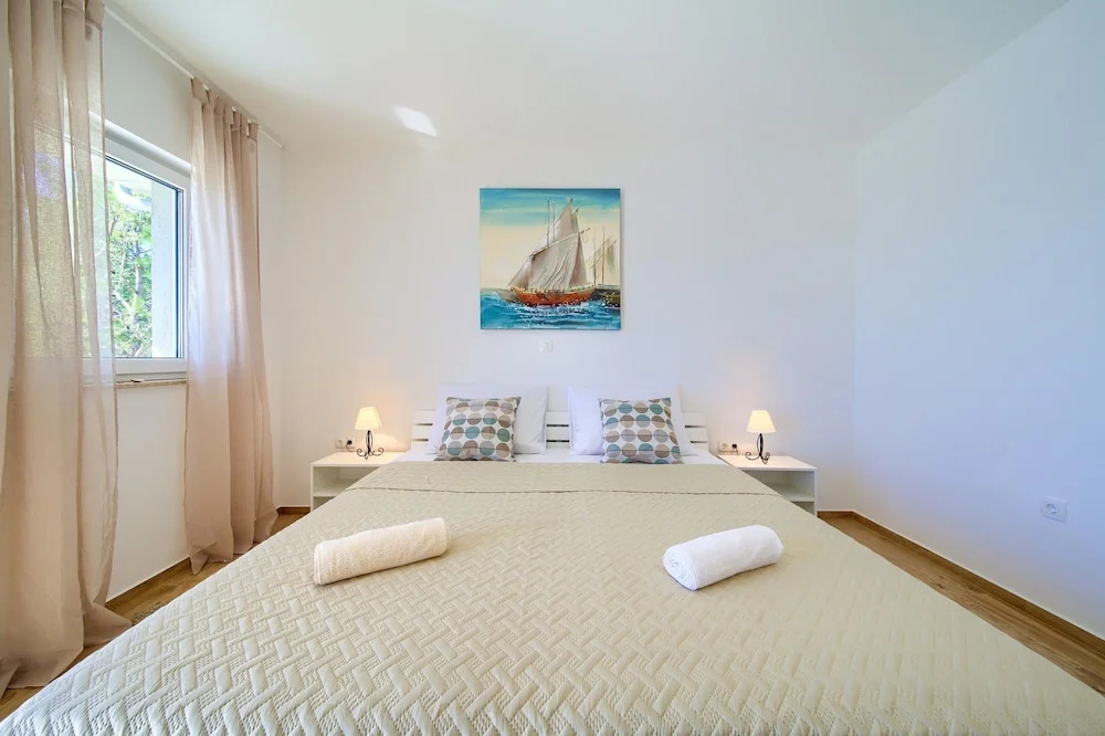 Villa St Martin-Reef - Exclusive Seafront Villa with Private Heated Pool