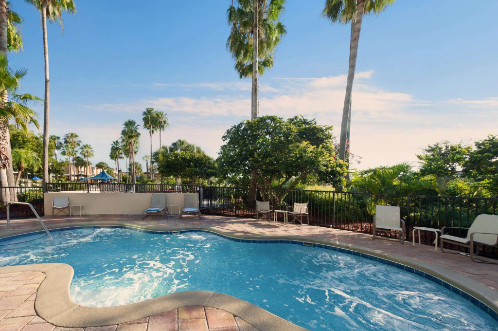 DoubleTree by Hilton at the Entrance to Universal Orlando