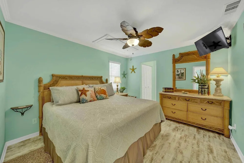 The SS Mermaid-Spotless Island - 2 Br Villa