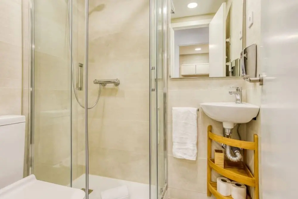Nice and Cozy 4 Bedroom in Sants-montjuic BCN