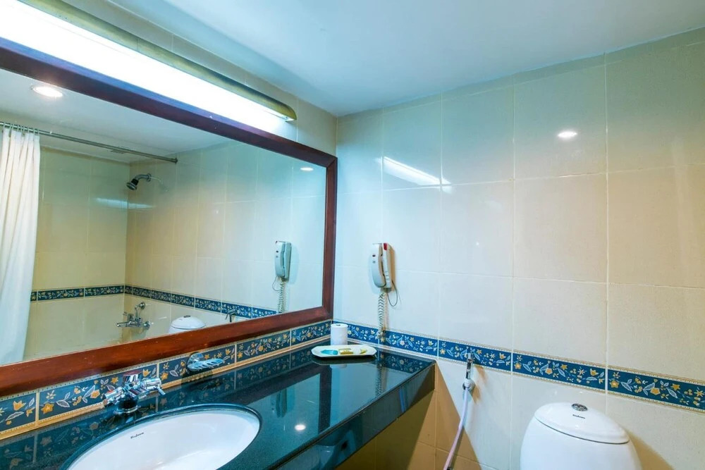 Golf View Hotel & Suites
