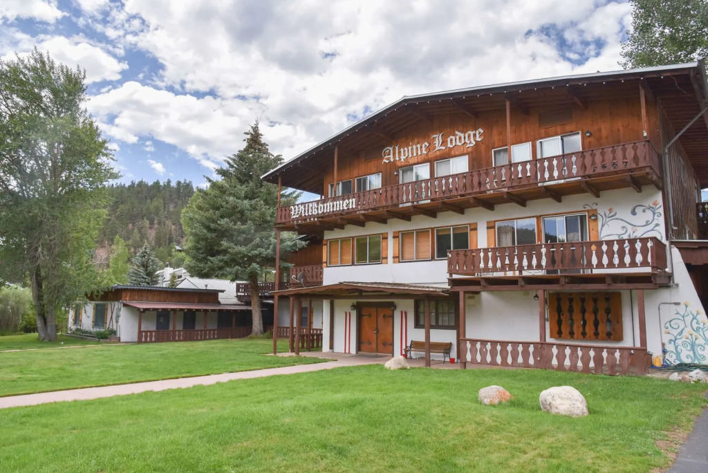 Alpine Lodge Red River