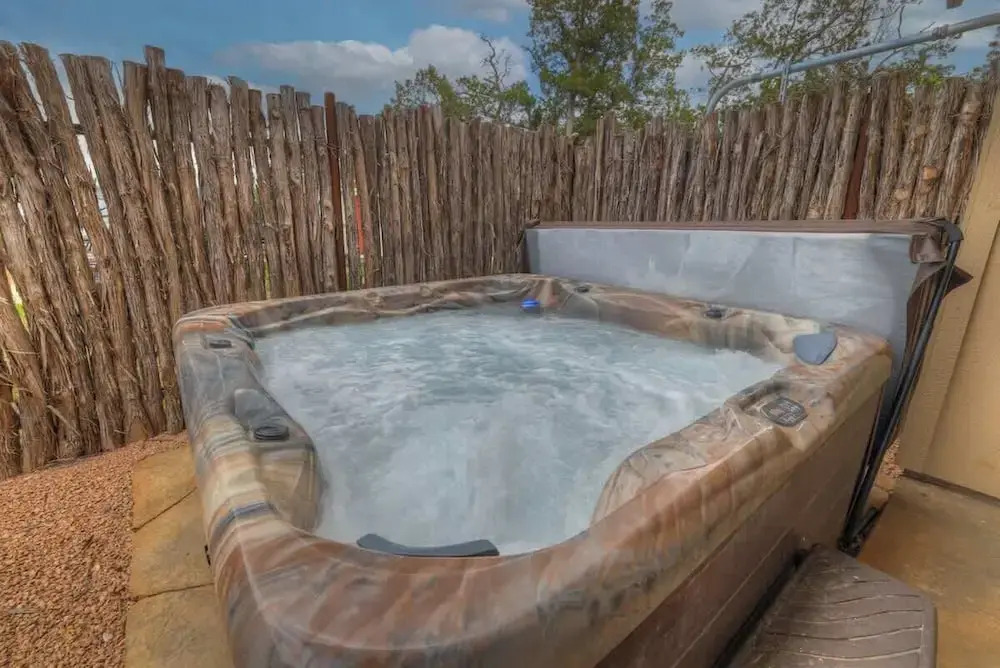 West End Nest With Hot Tub!