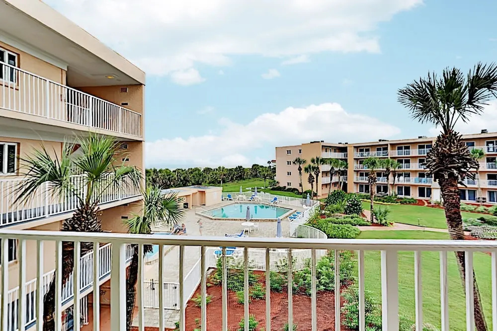 Modern Ocean Tennis & Racquet Club W/ Pools 2 Bedroom Condo