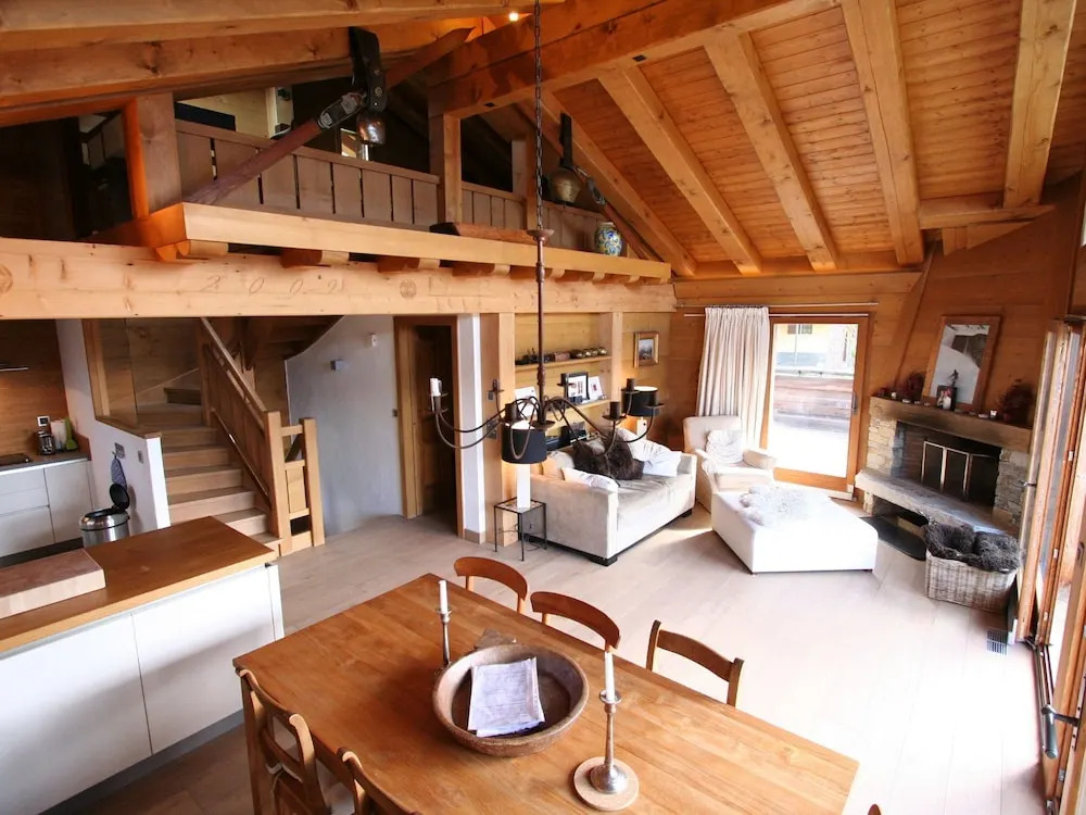 Comfortable and Luxurious Chalet With View on the Mont Blanc