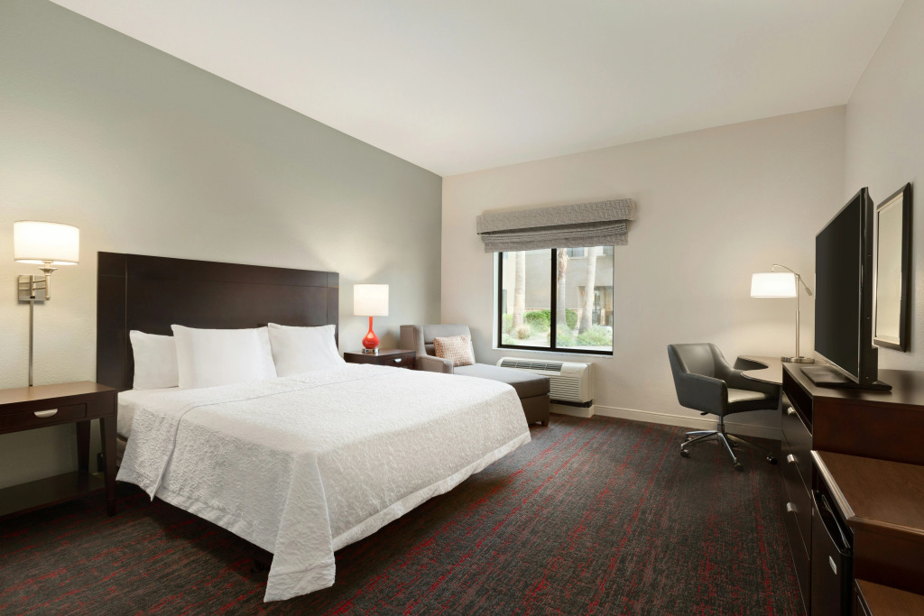 Hampton Inn & Suites Phoenix Glendale-Westgate