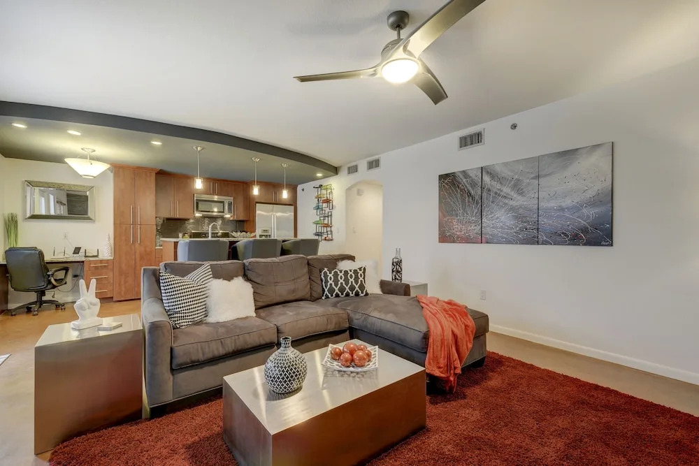 Remodeled E Cesar Chavez Condo by RedAwning