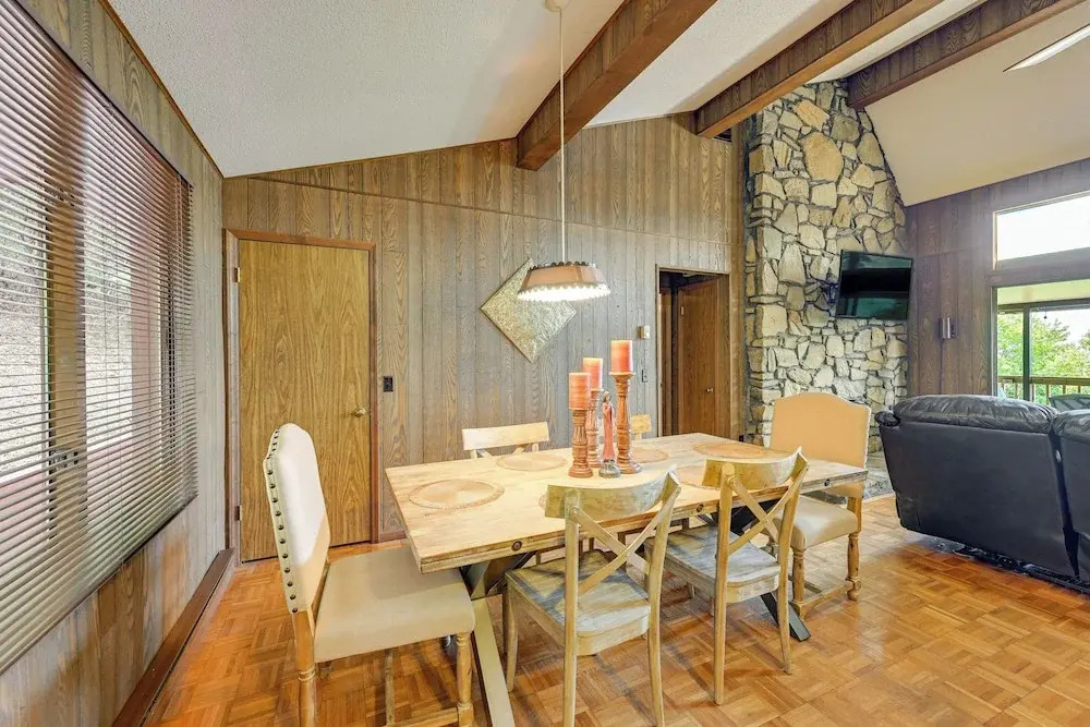 Stunning Franklin Cabin w/ Deck & Mountain Views