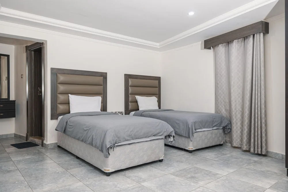 فندق جراند السالمية Salmiya Grand Hotel