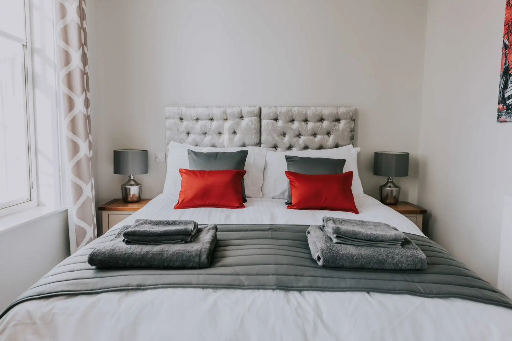 Cavendish House with Secure, Allocated Parking, 2 mins walk from Windsor Castle