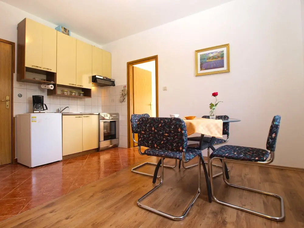 Apartment 91