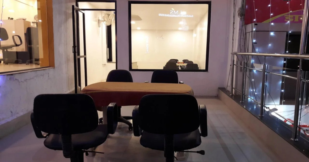 FabHotel Global Inn - Nr Sanjeevani Childrens Hospital