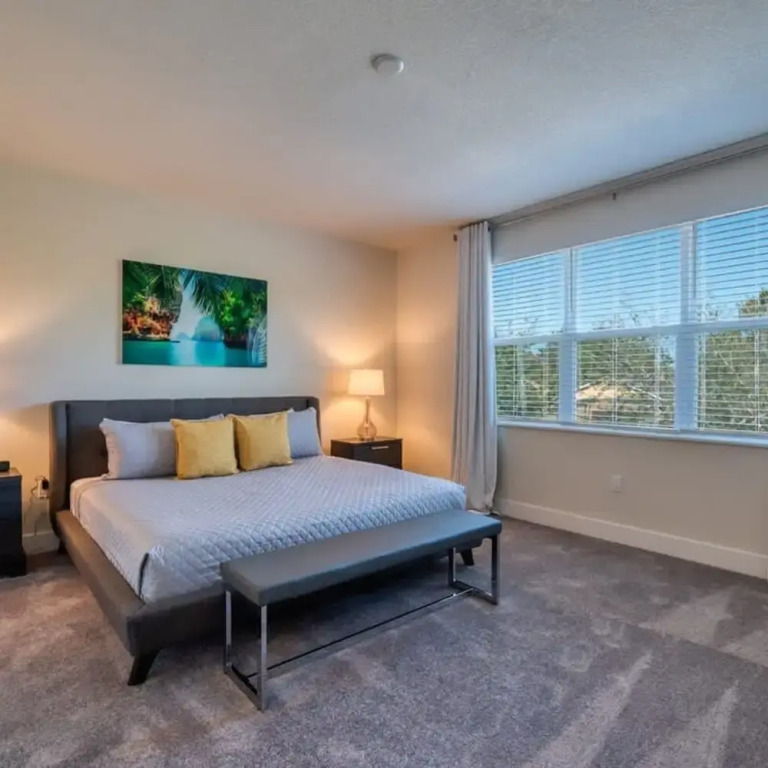 Spacious New Modern Retreat