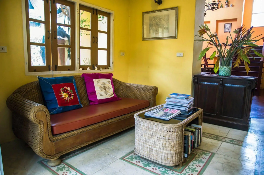 Baan Rajdamnern Huahin