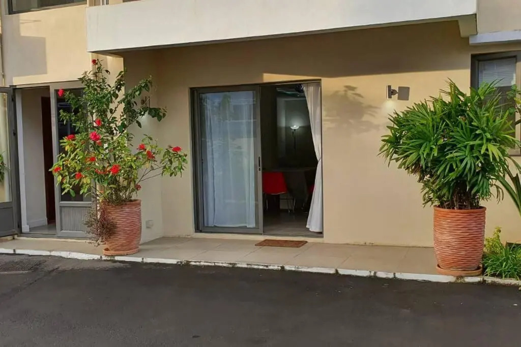 Pereybere Apartment-Lovely 3- bedroom rental unit