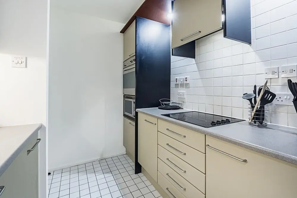 Deluxe Kensington Apartment With Balcony
