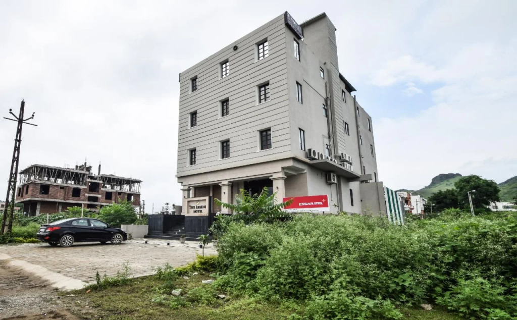 The Legend By OYO Rooms