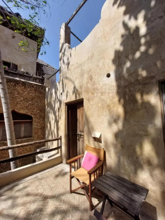 Samaki House