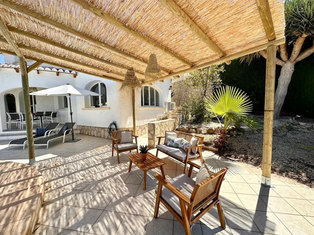 3 Bedroom Villa Walking Distance to Moraira