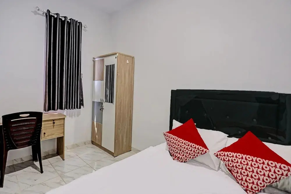 OYO 92524 dCost Homestay