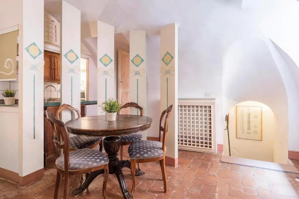 Piazza Colonna Apartment - Charme Homes