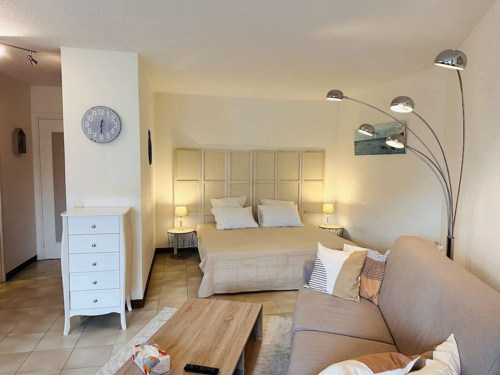 Studio With a Shared Pool Near the Beaches - 2244