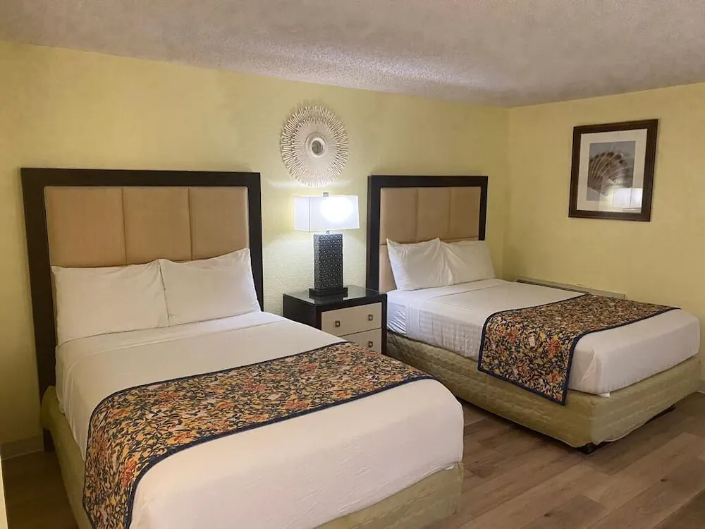 Lincoln Inn Express Hotel and Suites
