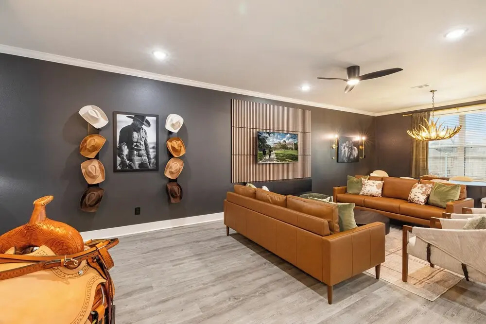 Modern 4BR Ensuite Townhome Near Texas A&M