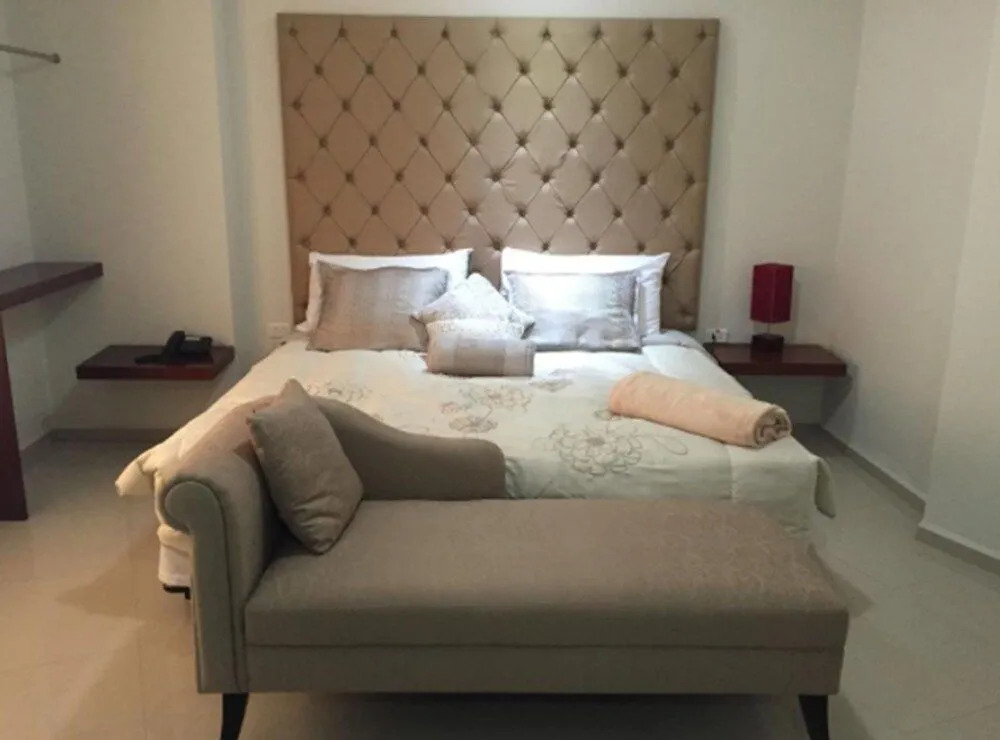 Hatfield Casa Hotel