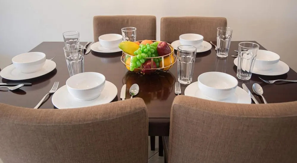 2BR 3BA GYM Pools 24 7 Security Restaurant