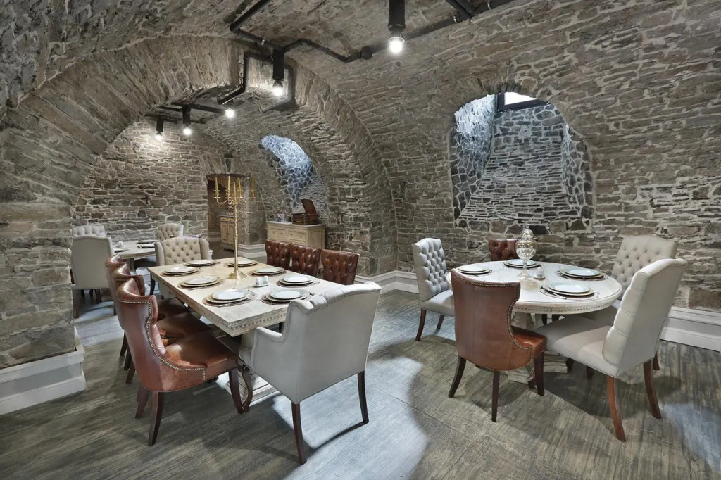 Hotel Regal 1880 - Boutique Hotel in Parcul Central Sinaia