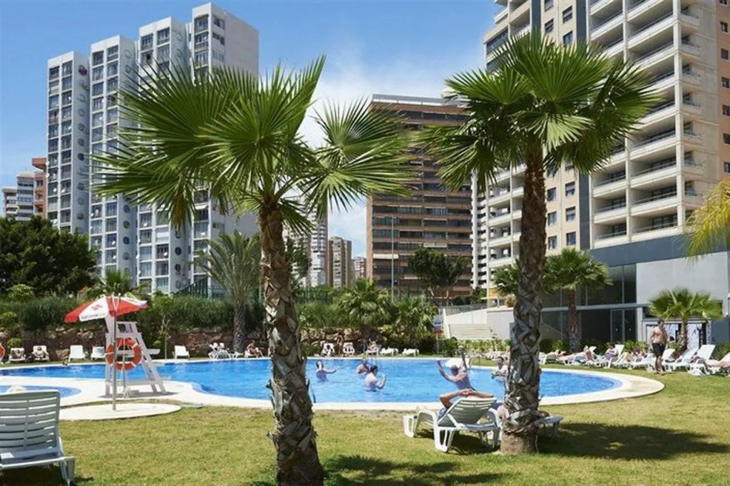 Apartamentos con terraza Torre DOboe by Renthas