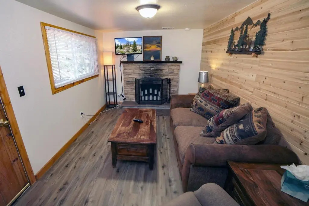 Ponderosa Lodge