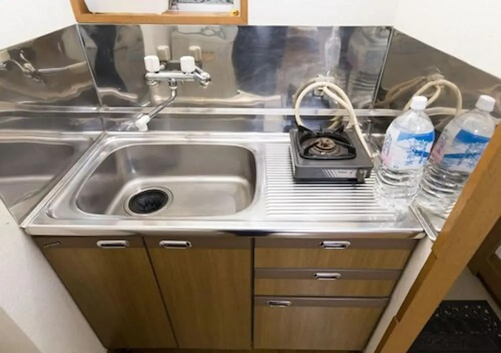 Centrally Located Deluxe Furnished.2