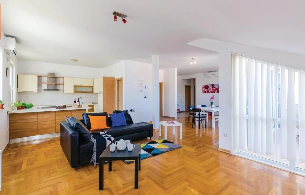 Amazing Home in Dubrovnik With Wifi and 3 Bedrooms