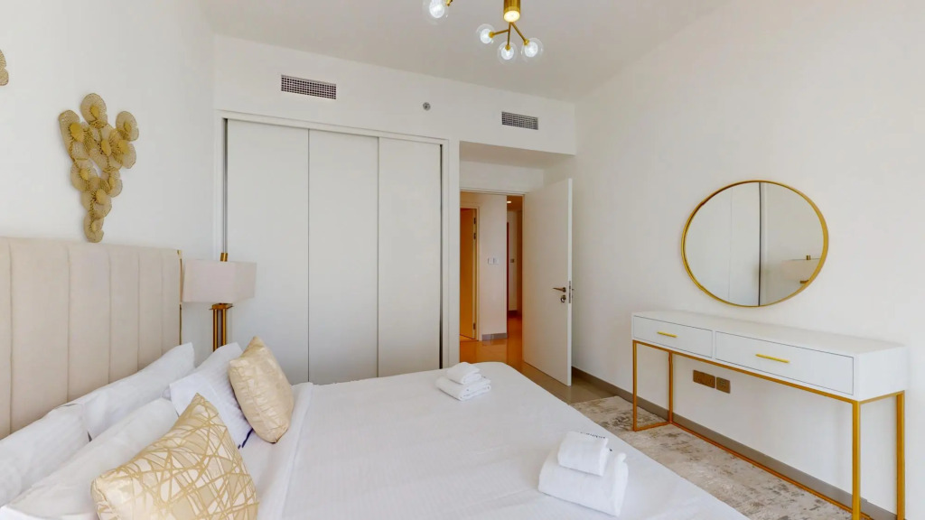 Dubai Harbour- Beach Vista 1 603