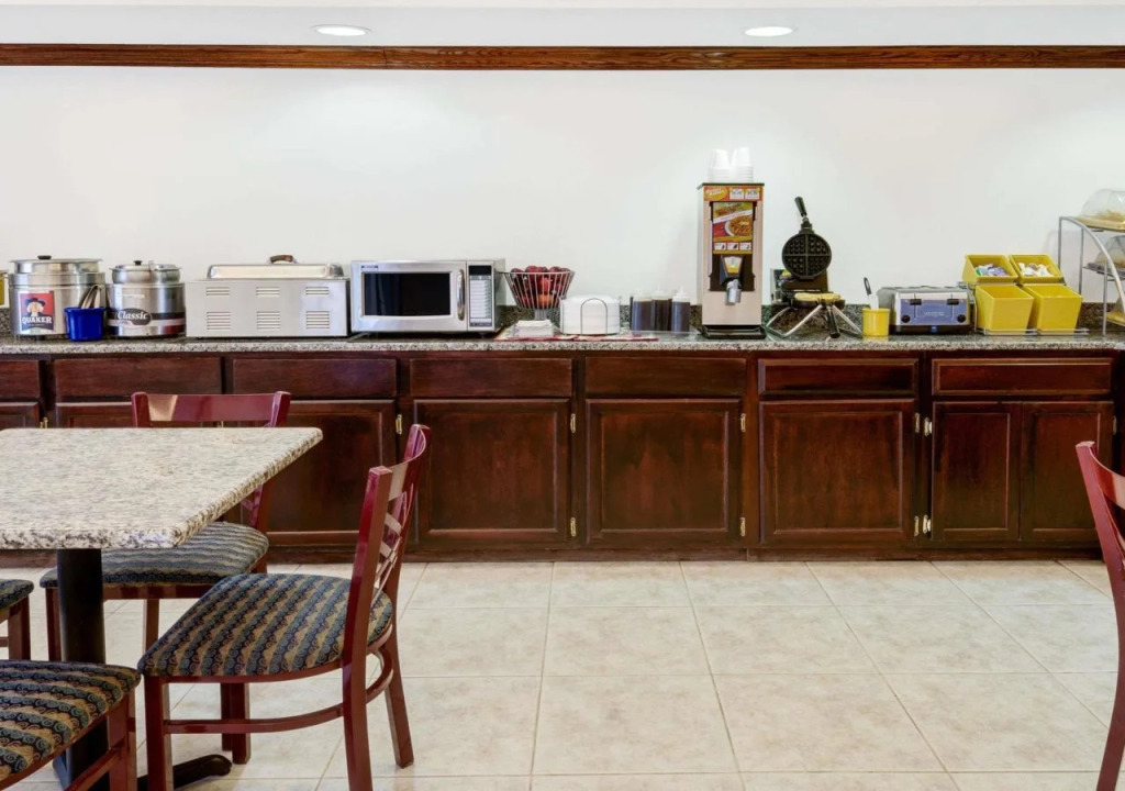 Quality Inn & Suites Clayton, NM