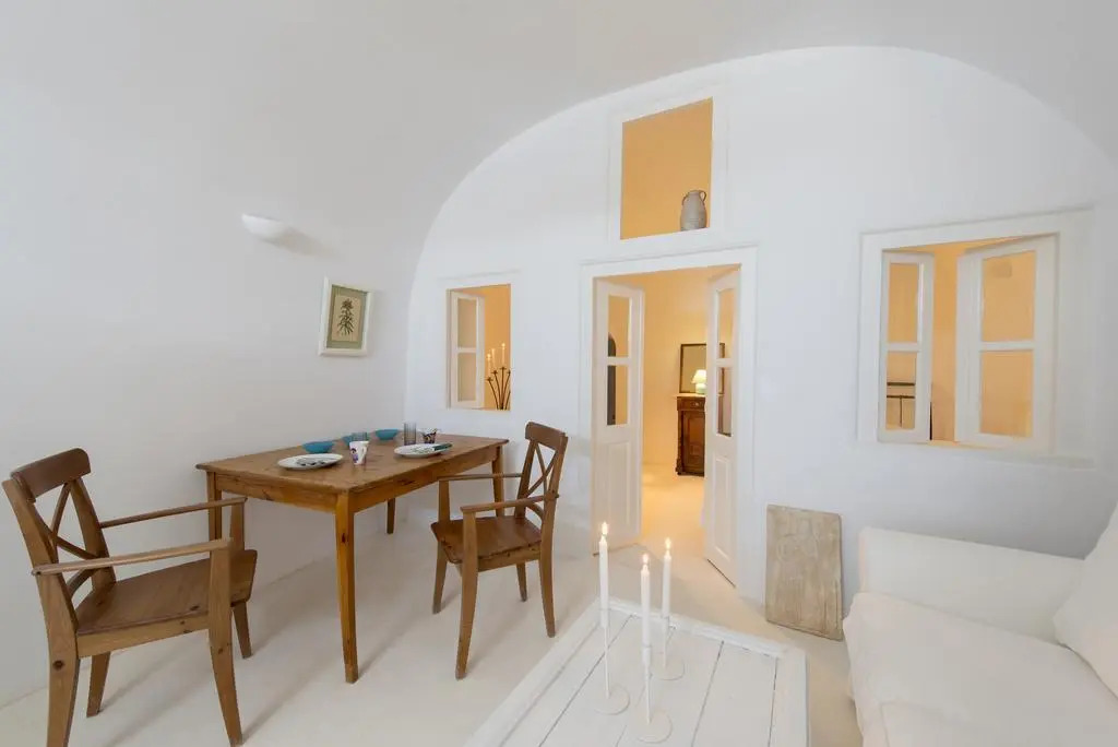 Cave Agapi Oia