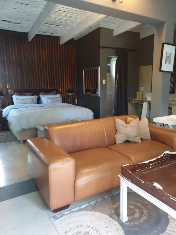 Zwinoni Lodge