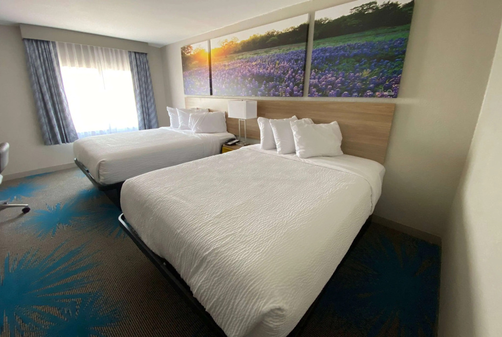 Days Inn by Wyndham Waco University Area