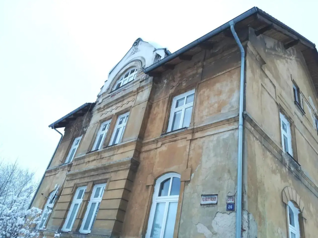 VILA GALA ubytování apartmány v secesní vile soukromé PARKOVÁNÍ u domu ZDARMA